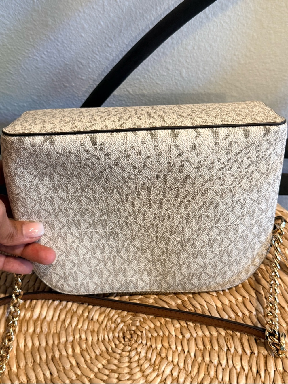 Michael Kors Beige Signature Monogram Crossbody Bag with Gold Hardware - Picture 11 of 14